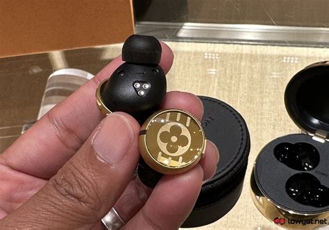 airpods hoesje lv|Louis Vuitton Horizon Light Up Earphones .